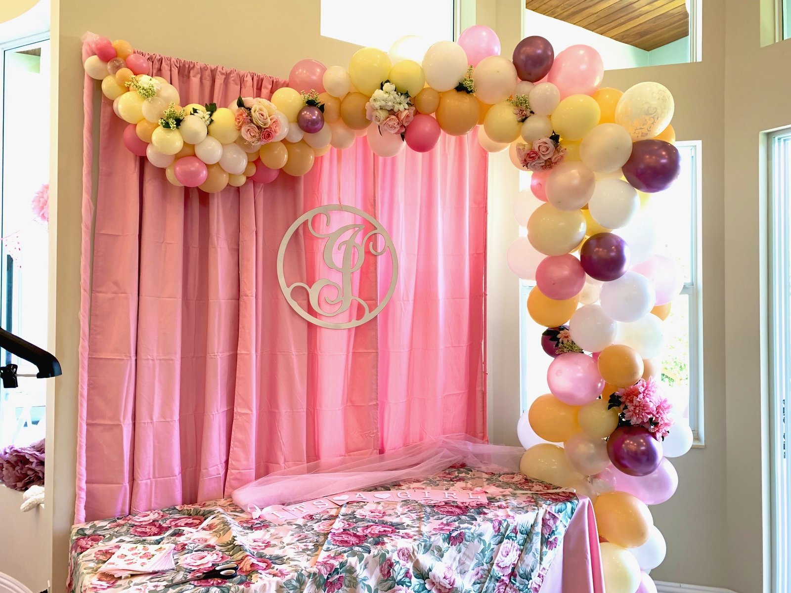 Elegant white and gold wedding balloon garland