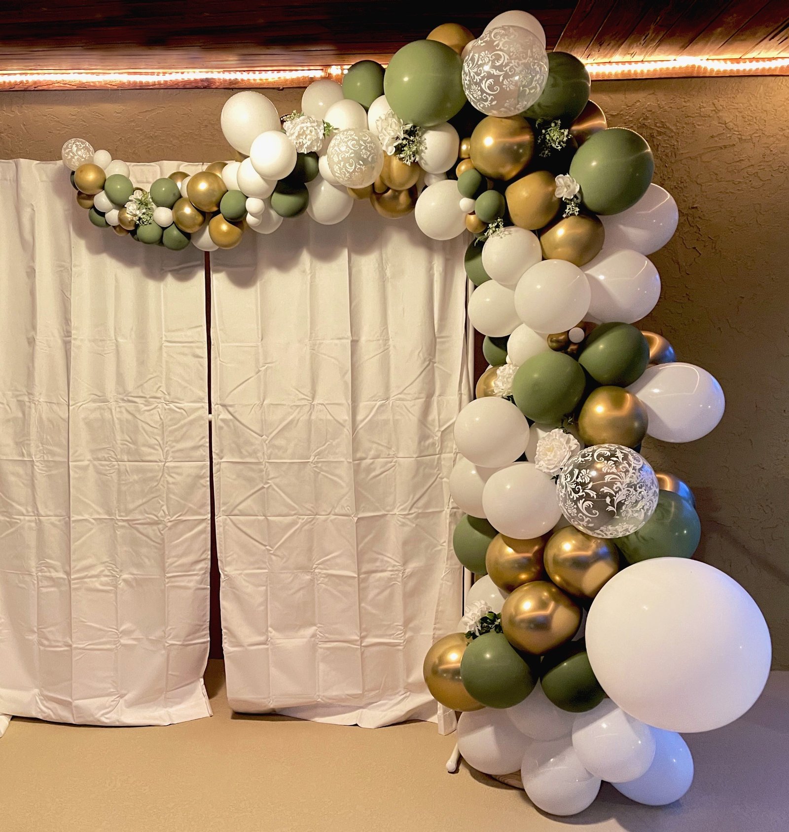 Organic balloon arch at The Breakers Palm Beach