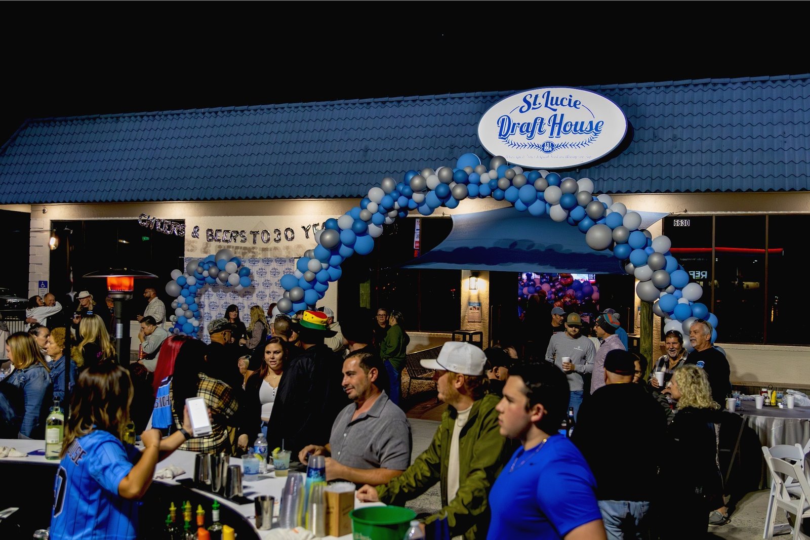 Full-venue balloon transformation at prestigious Florida venue